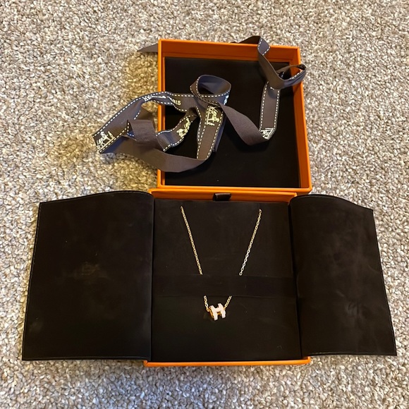 【sold】Hermes mini pop h necklace, gold color chain, grey/milk tea color pendant - Picture 2 of 7